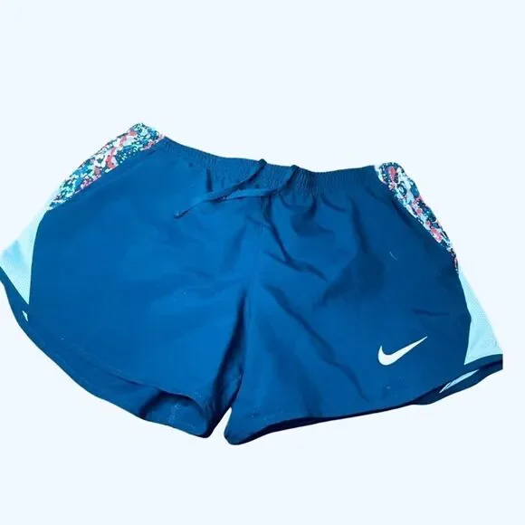 Nike Running Shorts - Picture 2 of 3
